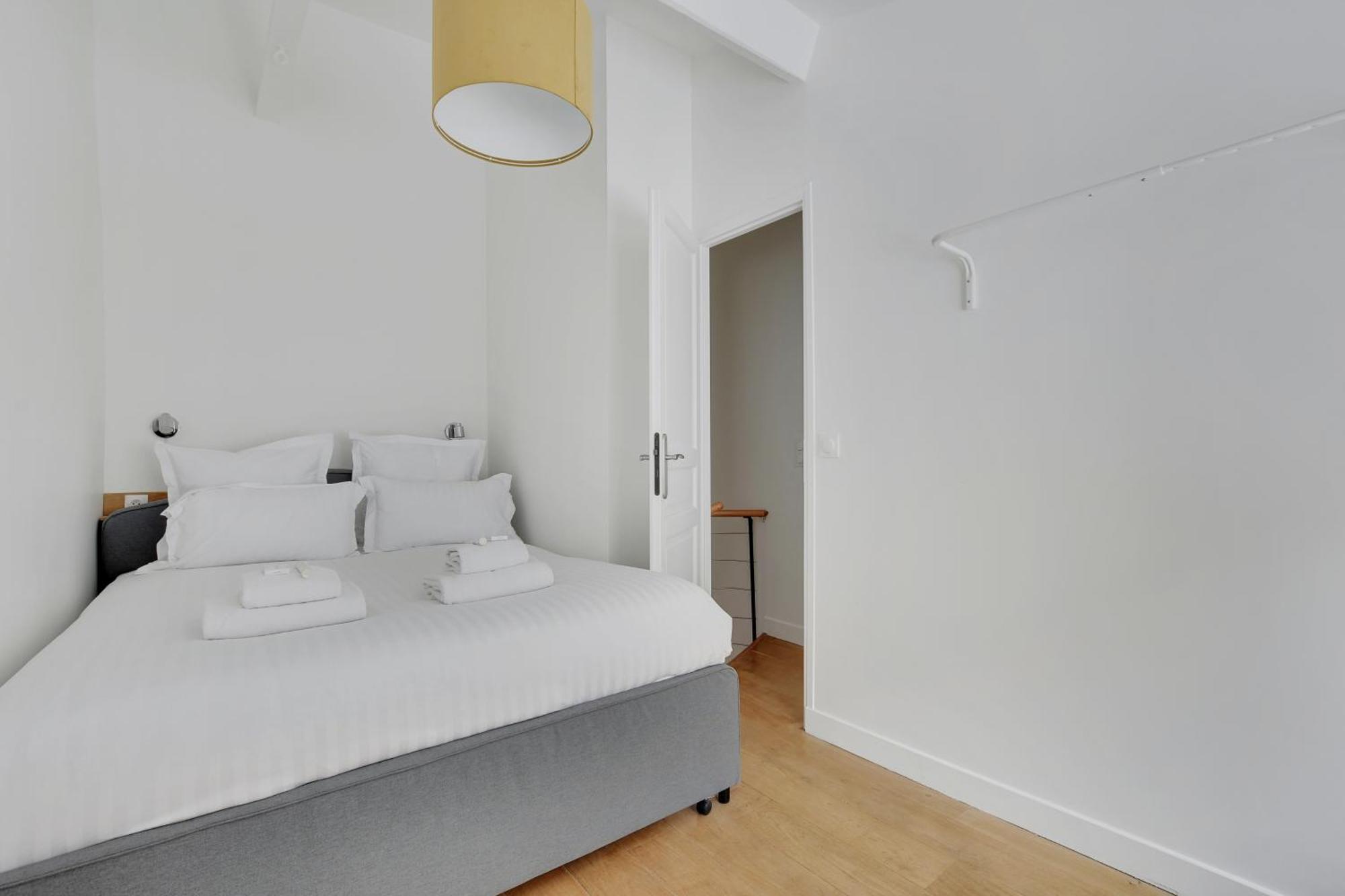Pick A Flat's In Montmartre - Rue Des Parijs